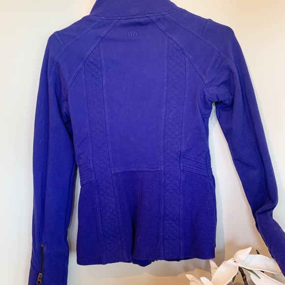Lululemon Sweater/Jacket SIZE 4 - Picture 4 of 5